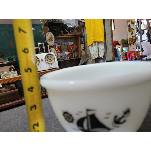 McKee 6-1/2" Black Sailboat Mixing Bowl Hard to find - Picture 5 of 9